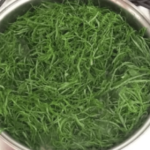 Truque Simples Para Cortar Couve Fininha. Super Prático!