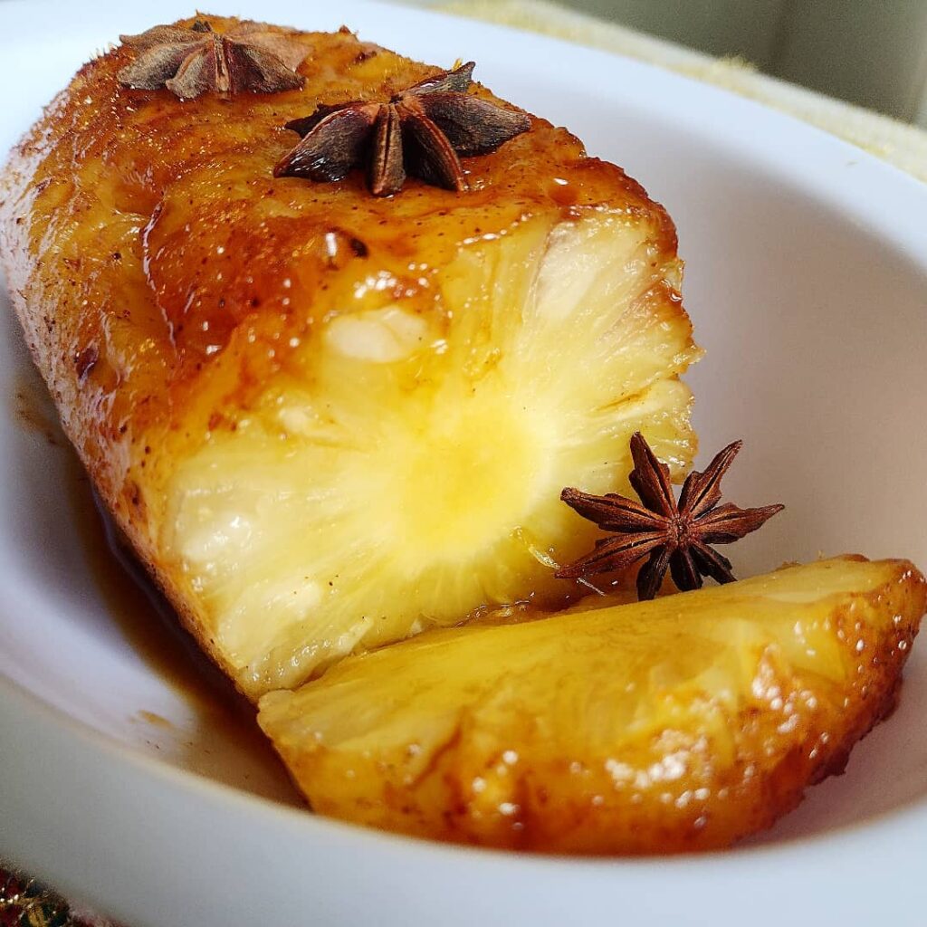Abacaxi Assado no Forno: Uma Sobremesa Simples e Irresistível