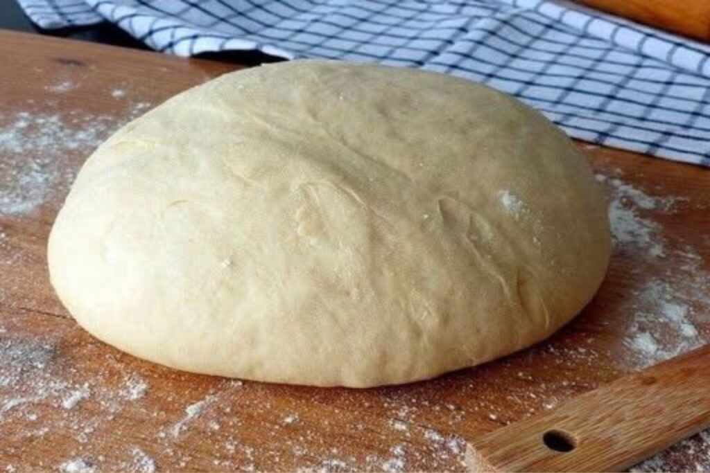 Massa de Pizza Caseira Fácil: faça você mesma a pizza perfeita!