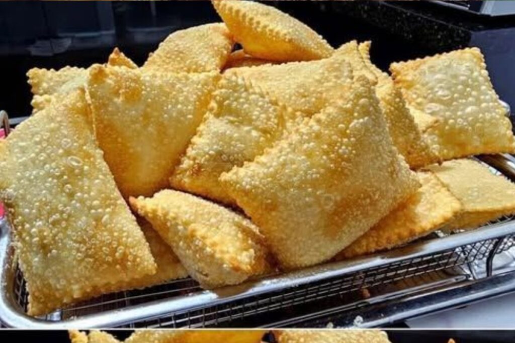 Pastel de Feira com Massa Crocante: Ideal para Servir no Lanche