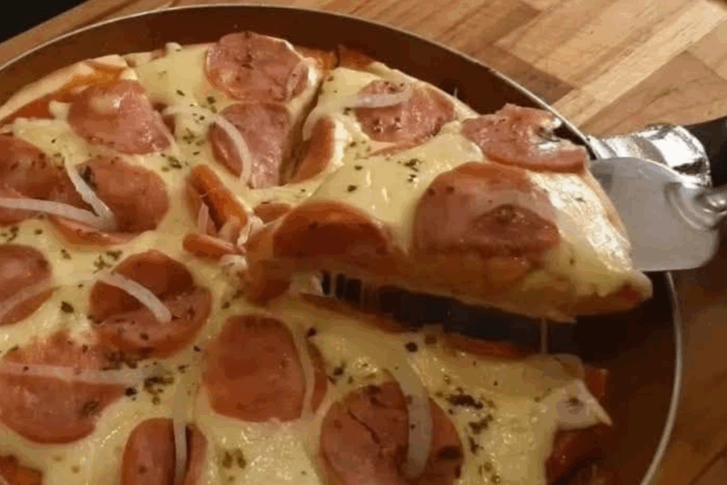 Pizza de Frigideira: Praticidade e Sabor em Minutos