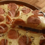 Pizza de Frigideira: Praticidade e Sabor em Minutos