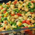 Salada de Grão-de-Bico Saborosa: Nutrição e Sabor em Cada Garfada