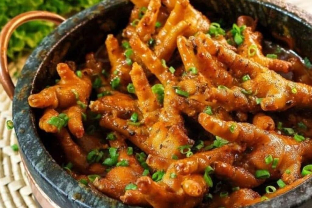 Receita: Pé de Frango à Moda Mineira – Um clássico irresistível!