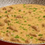 Strogonoff de Carne de Restaurante: A Receita Perfeita para Você Fazer em Casa!