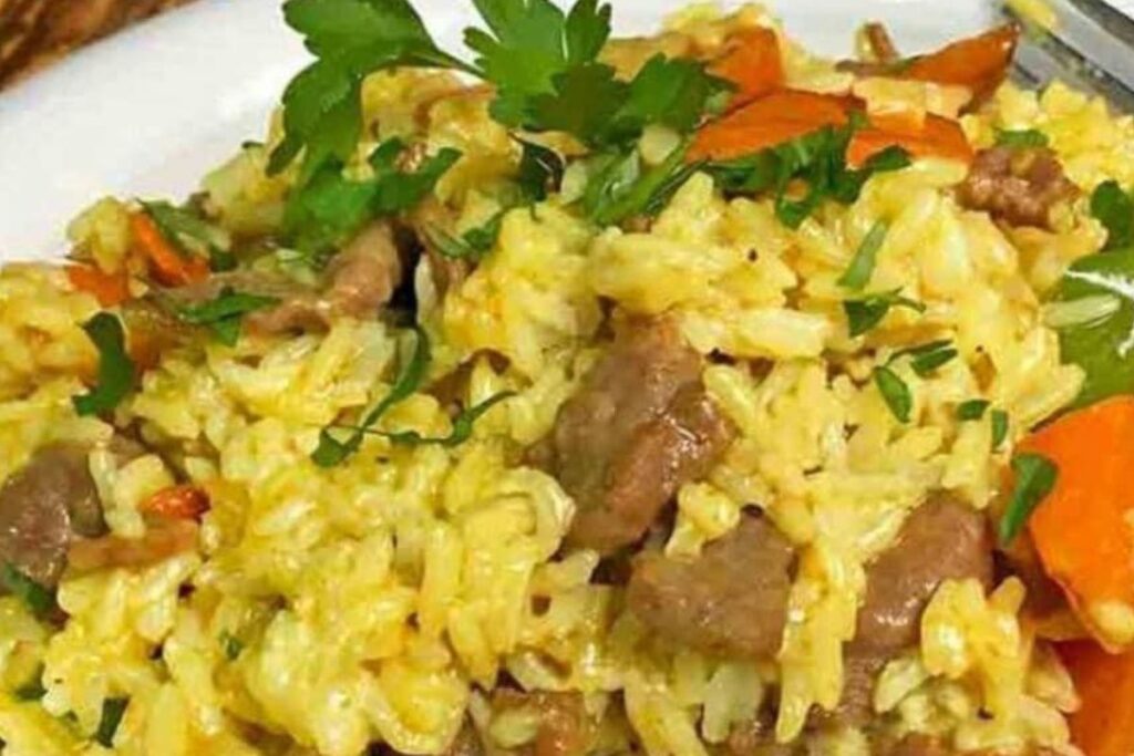 Arroz Caipira com Costelinha de Porco: Uma Receita de Sabor e Tradição!