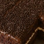 Bolo Prestígio Gelado e Molhadinho: Uma Tentação Irresistível
