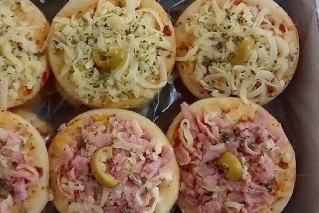 Mini Pizzas Fáceis e Deliciosas: Uma Receita Irresistível para Todos os Momentos