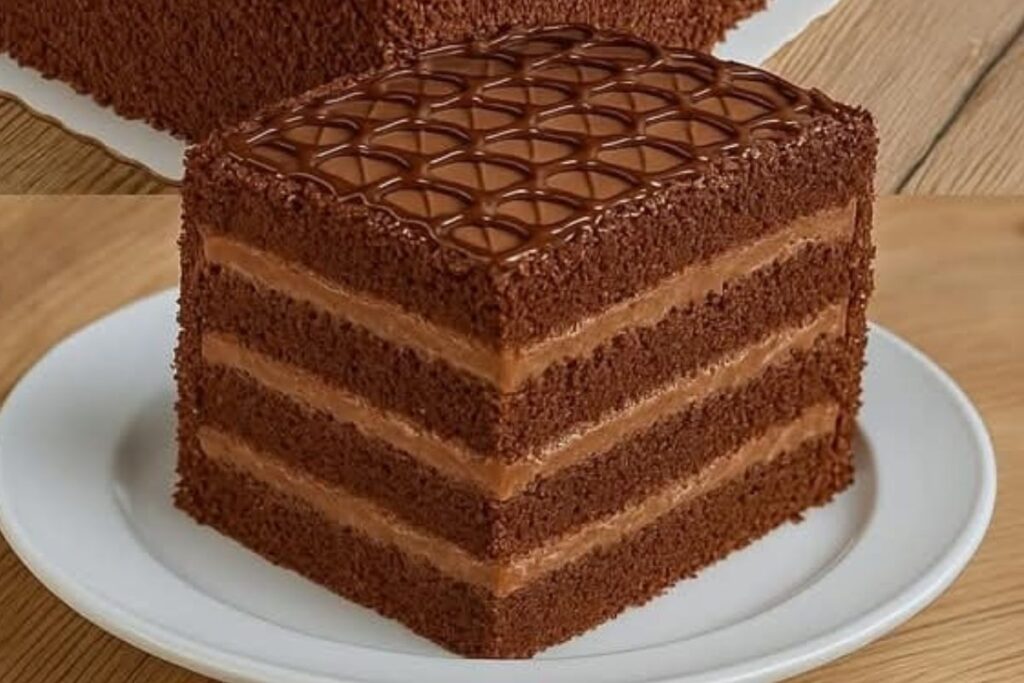 Bolo Céu de Chocolate com Cobertura e Recheio Cremoso: Uma Delícia dos Deuses!
