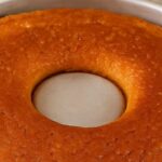 Bolo de Laranja com Calda de Suco Natural: Uma Delícia Prática e Irresistível!