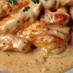 Tiras de Frango Macias com Massa Cremosa em Molho Cremoso: Uma Delícia Irresistível!