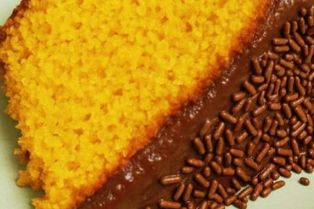 Bolo de Cenoura com Cobertura de Brigadeiro Mole: a combinação que sempre dá certo!