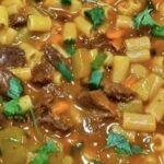 Sopa de Legumes com Carne: Conforto, Nutrição e Sabor em Uma Panela Só!