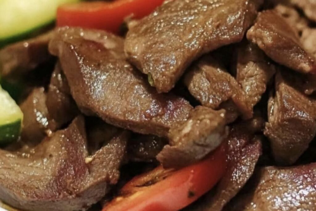 Fígado Acebolado: Uma Receita Clássica, Nutritiva e Cheia de Sabor