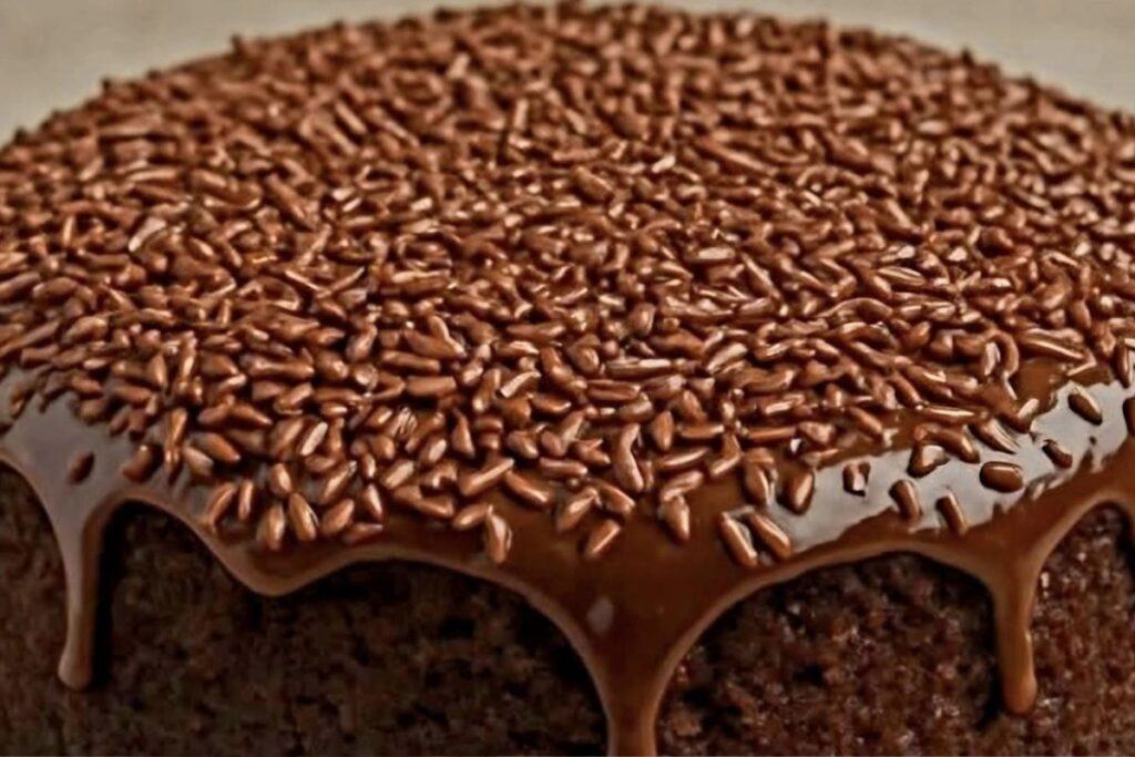 BOLO DE BRIGADEIRO CASEIRO: UMA EXPLOSÃO DE SABOR PARA QUALQUER OCASIÃO