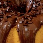 Como Fazer um Bolo de Cenoura com Cobertura de Chocolate Irresistível