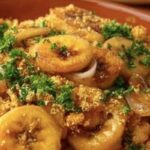Farofa de Banana Douradinha e Crocante: Um Acompanhamento Inesquecível