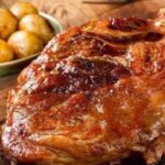 Pernil Assado na Cama de Cebola: Uma Receita Espetacular e Cheia de Sabor