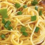 Receita de Espaguete com Bacon e Cebolinha: Sabor Irresistível em Minutos!
