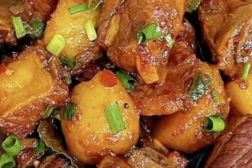 Costela Bovina com Batatas ao Molho: sabor de comida de verdade