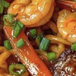 Macarrão Salteado com Alho, Manteiga, Carne e Camarão: A Receita que Vai Conquistar o Seu Almoço