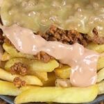 Batatas Fritas com Carne Moída: Crocância, Sabor e Praticidade em Um Só Prato