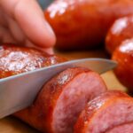 Linguiça Assada na Panela de Pressão com Cebola: Uma Delícia que Derrete na Boca!