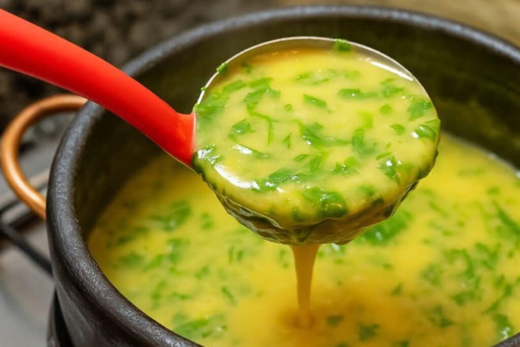 Sopa de Fubá com Couve: Um Abraço Quentinho em Forma de Receita