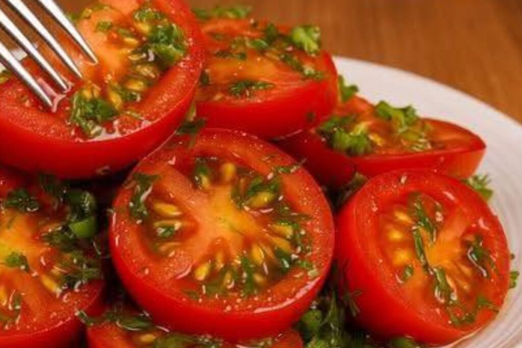 Salada Mágica de Tomate: leve, refrescante e irresistível