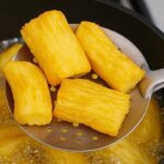 Mandioca Frita Sequinha de Restaurante: crocante por fora e macia por dentro!