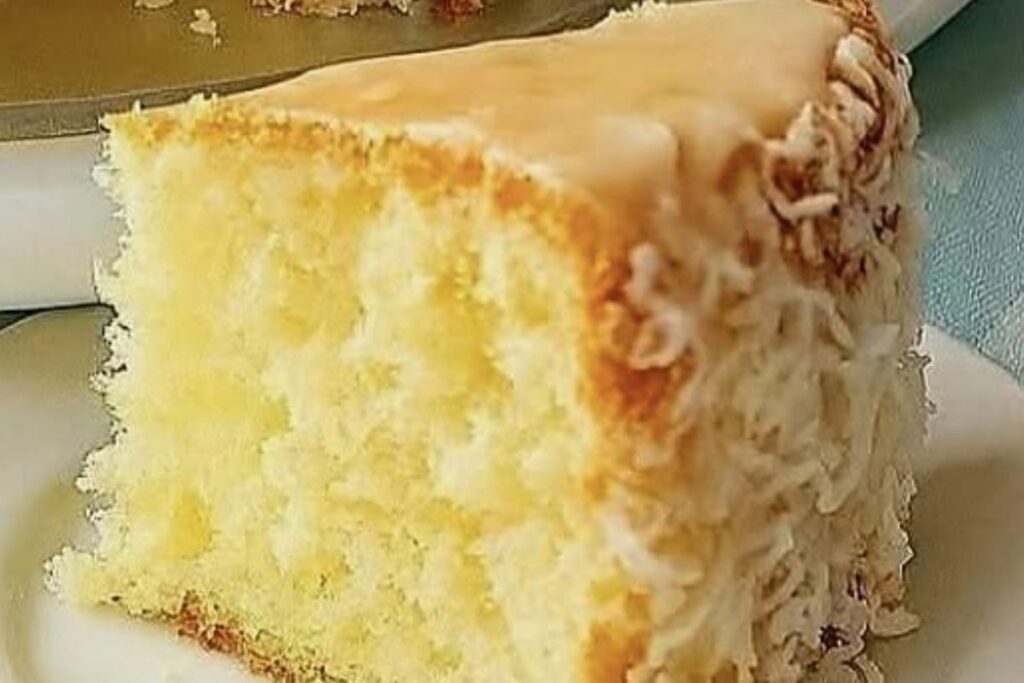Bolo Gelado de Coco e Leite Condensado: A Doçura Que Derrete na Boca