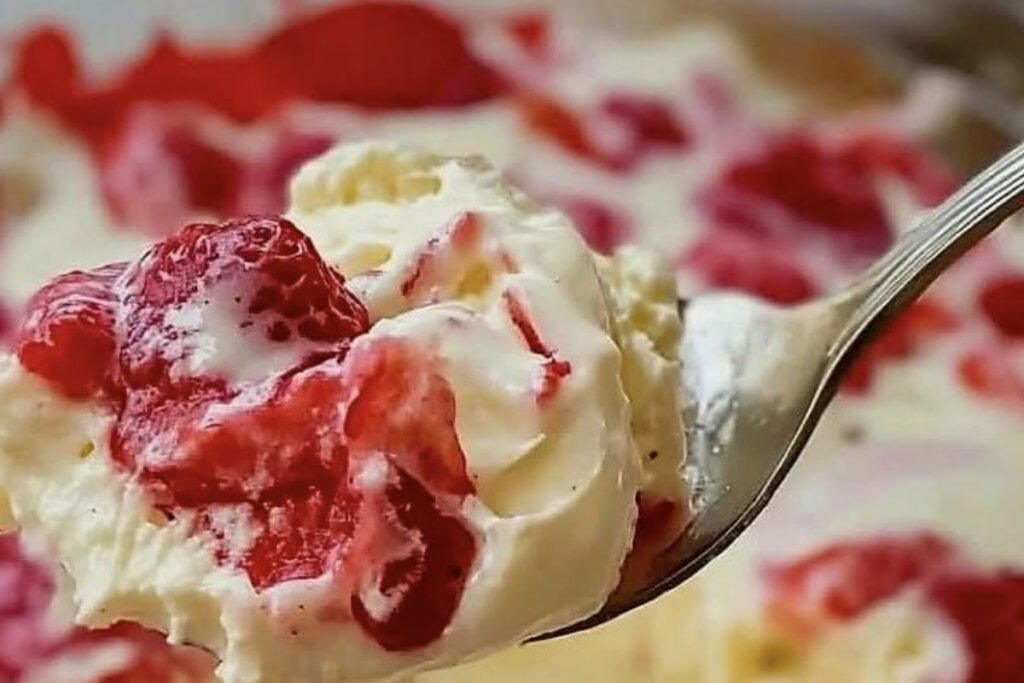 Sobremesa Nuvem de Morango: Leve, Refrescante e Perfeita para Todos os Momentos