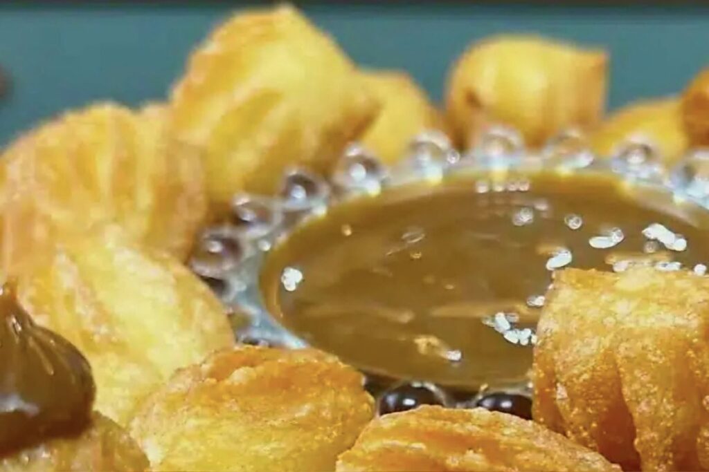Mini Churros Crocantes por Fora e Macios por Dentro: Um Encanto em Cada Mordida