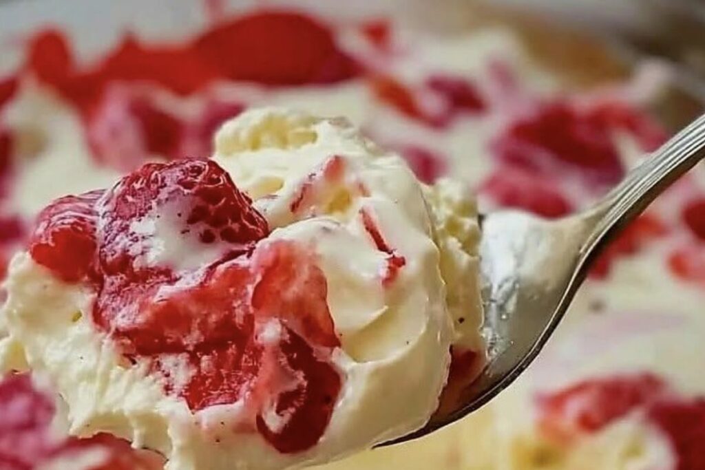 Sobremesa Nuvem de Morango: leve, doce e irresistível como um sonho rosa
