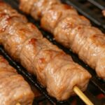 Espetinho de Churrasco – O Sabor da Alegria em Cada Mordida