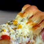 Pizza com a Borda Super Recheada: Sabor e Criatividade na Sua Cozinha
