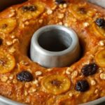 Bolo Saudável de Banana, Aveia e Frutas: sabor e nutrição no mesmo prato