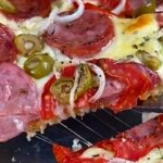 Pizza Caseira de Calabresa – Um Clássico para Fazer em Casa